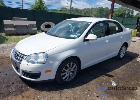 2010 Volkswagen Jetta Limited Edition z USA, uszkodzony, nr VIN 3VWAZ7AJ7AM076806